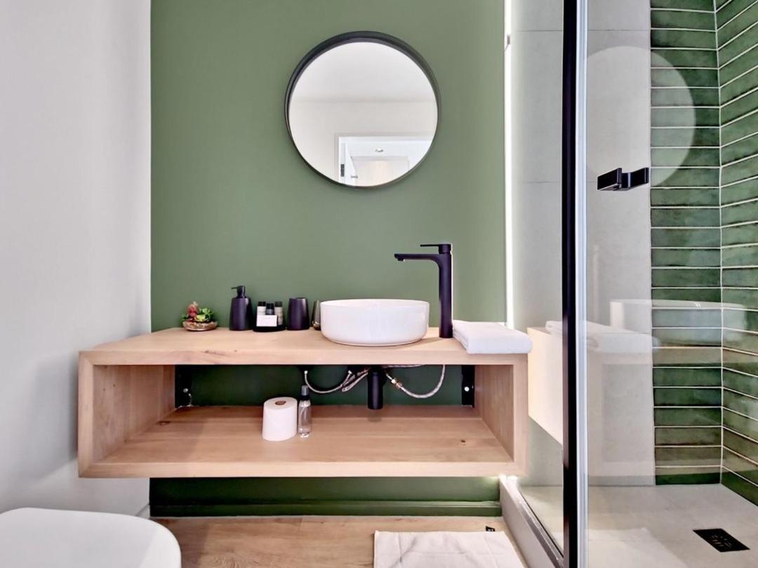 Modern On Harrington Apartment *