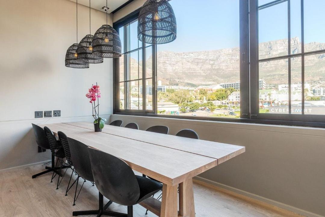 Modern On Harrington Apartment *