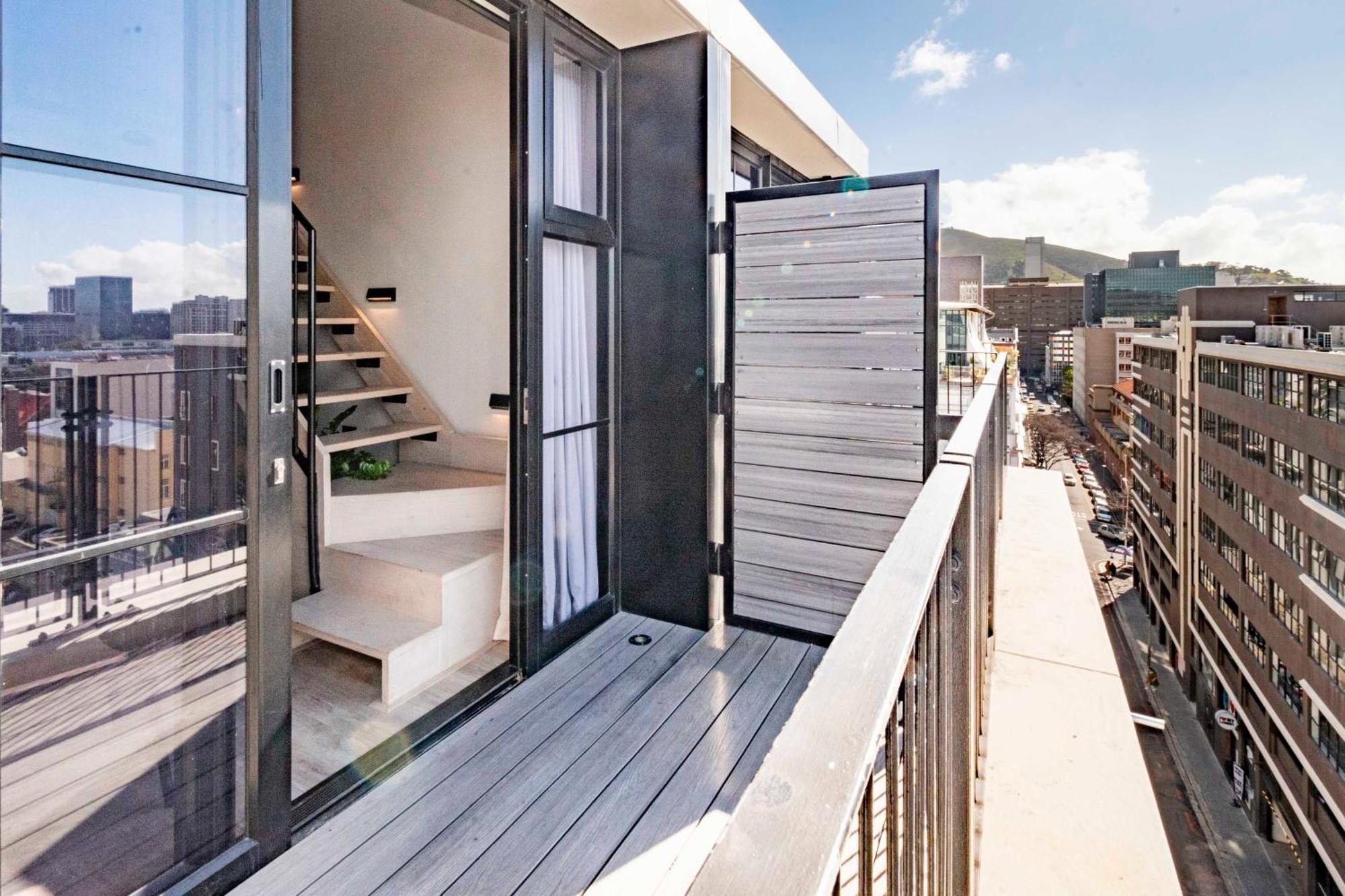 Apartment Modern On Harrington